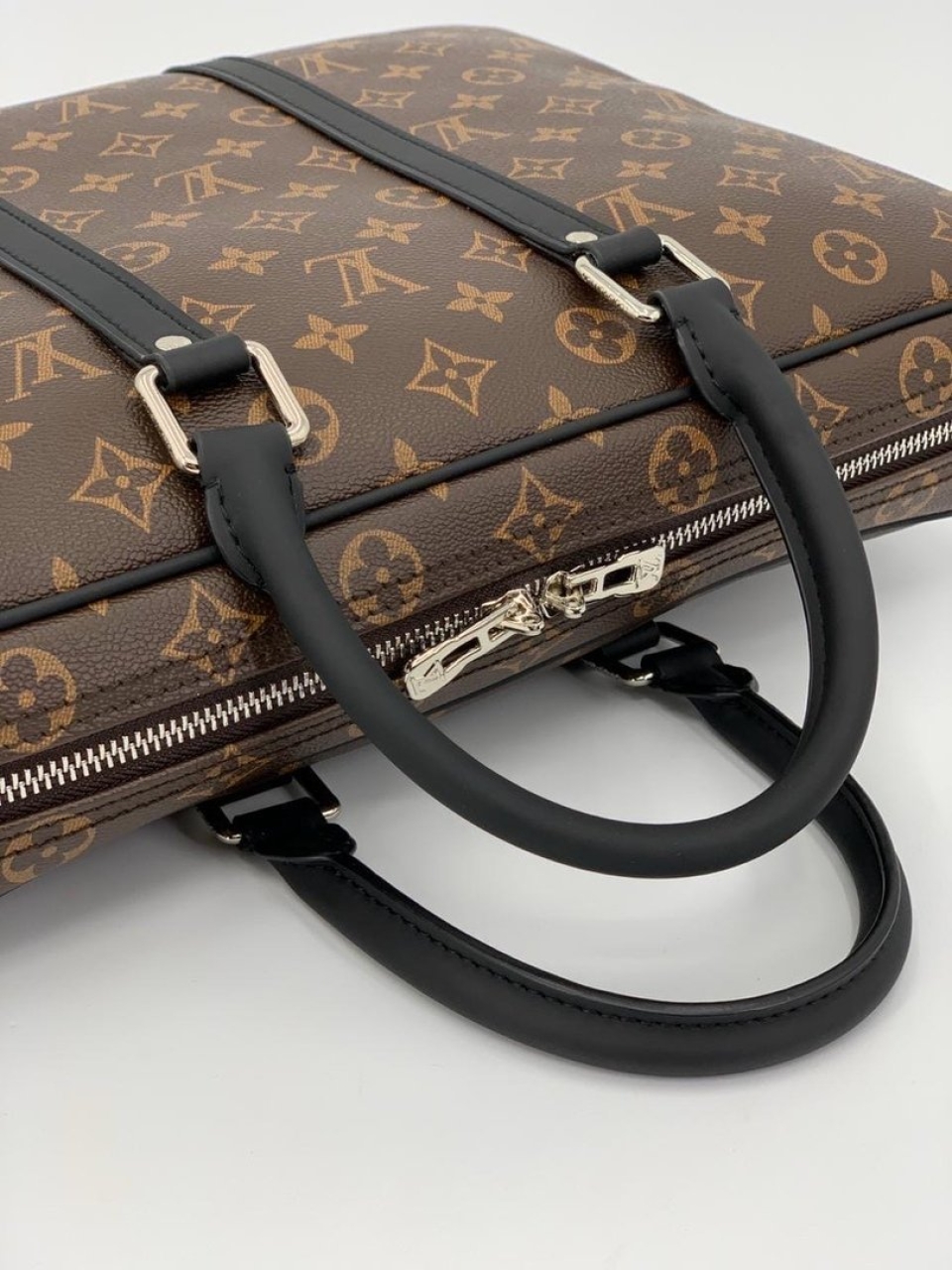 Портфель Louis Vuitton